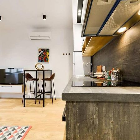 Lina -Tia Lovely New Bazaar Apartment Tirana Exterior photo