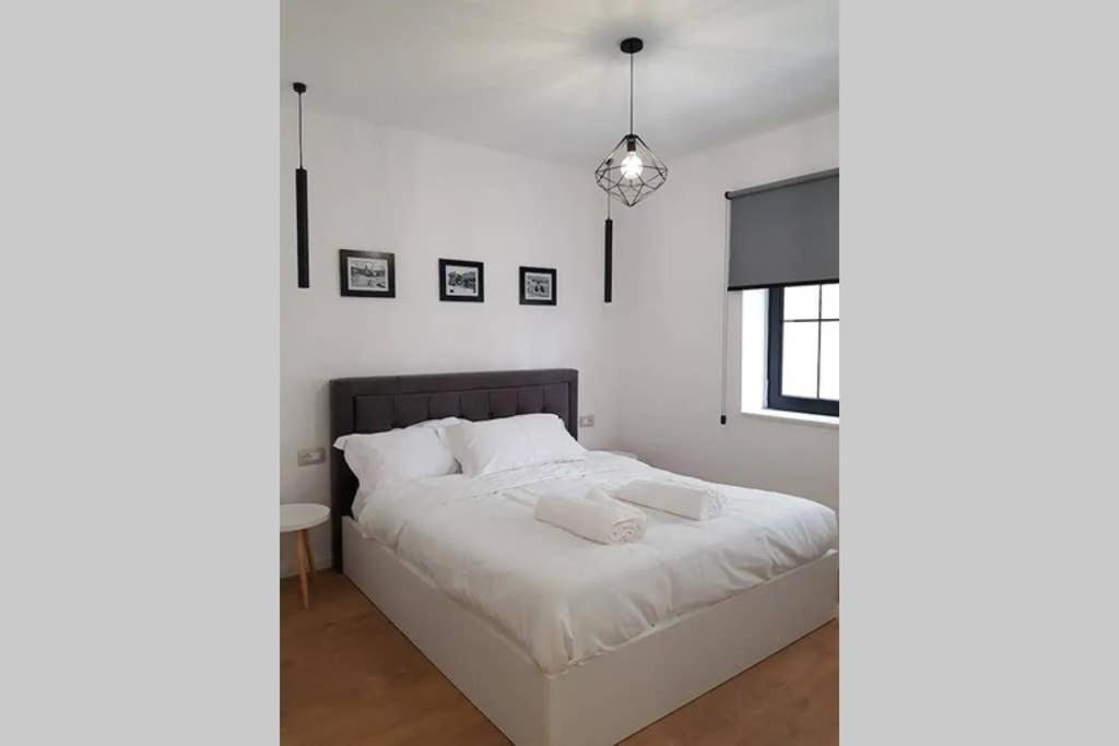 Lina -Tia Lovely New Bazaar Apartment Tirana Exterior photo