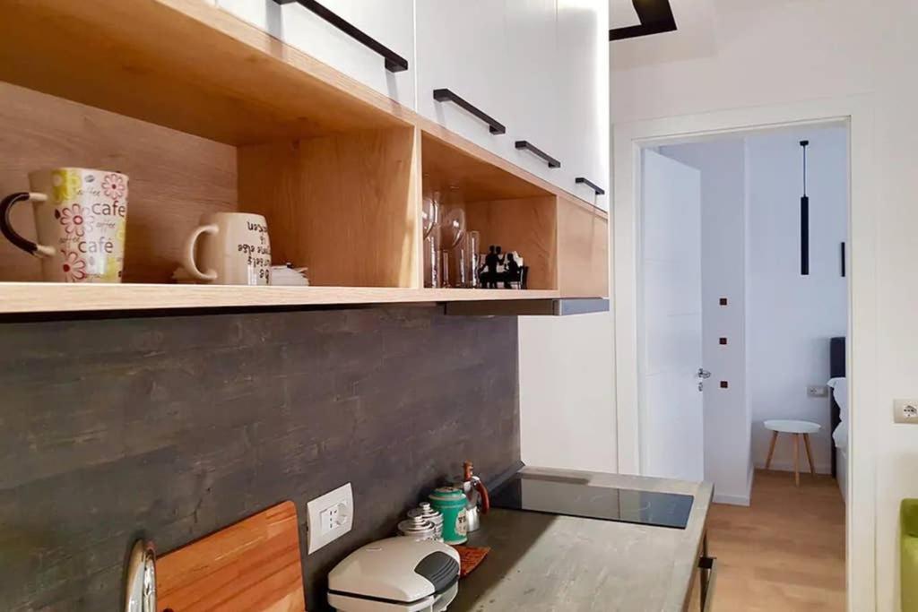Lina -Tia Lovely New Bazaar Apartment Tirana Exterior photo