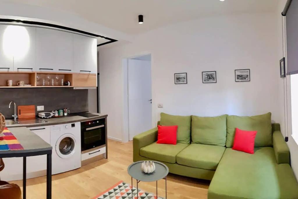 Lina -Tia Lovely New Bazaar Apartment Tirana Exterior photo