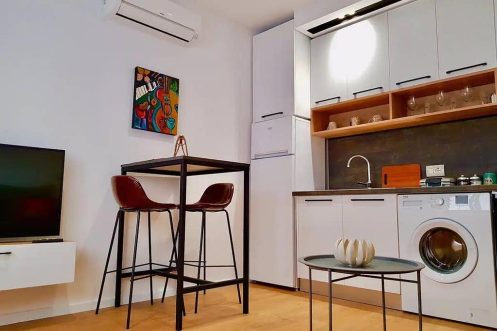Lina -Tia Lovely New Bazaar Apartment Tirana Exterior photo